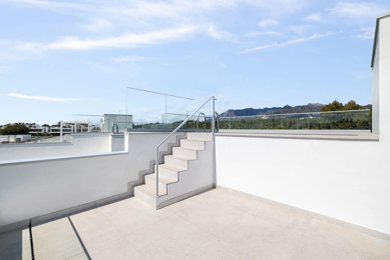 3 bedroom Penthouse for sale in Marbella - € 1,495,000 (Ref: 9812228)
