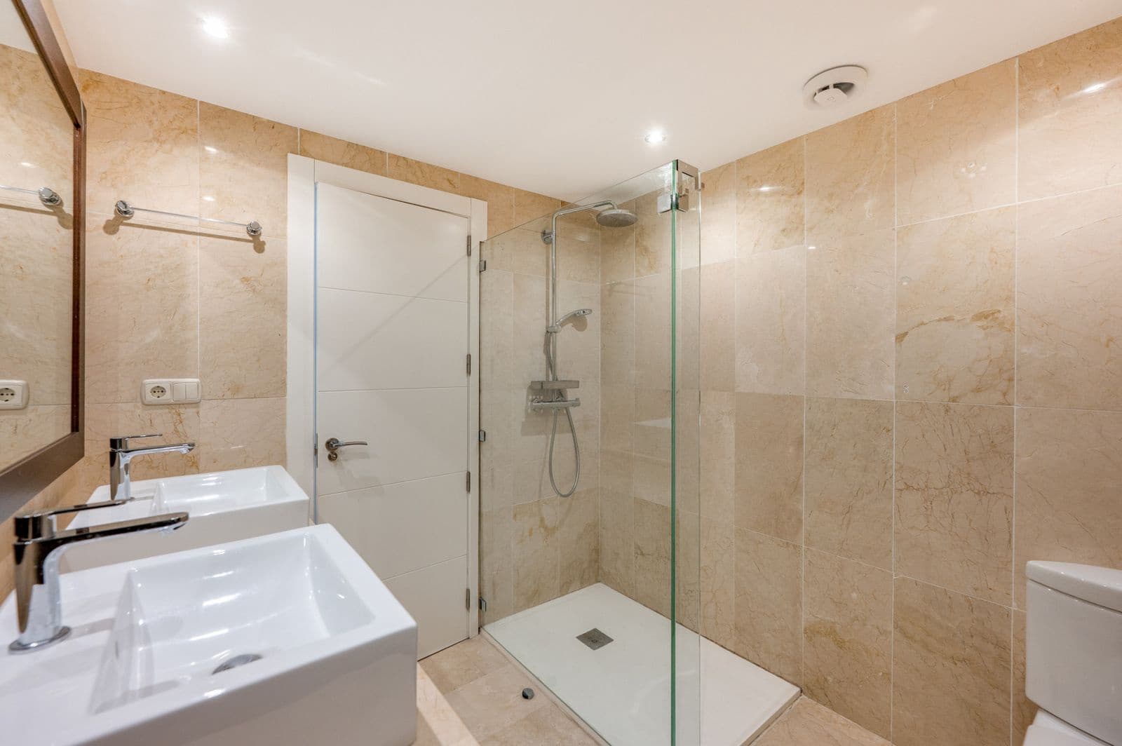 3 quarto Casa em Banda para venda em Nueva Andalucia - 825 000 € (Ref: 9822505)
