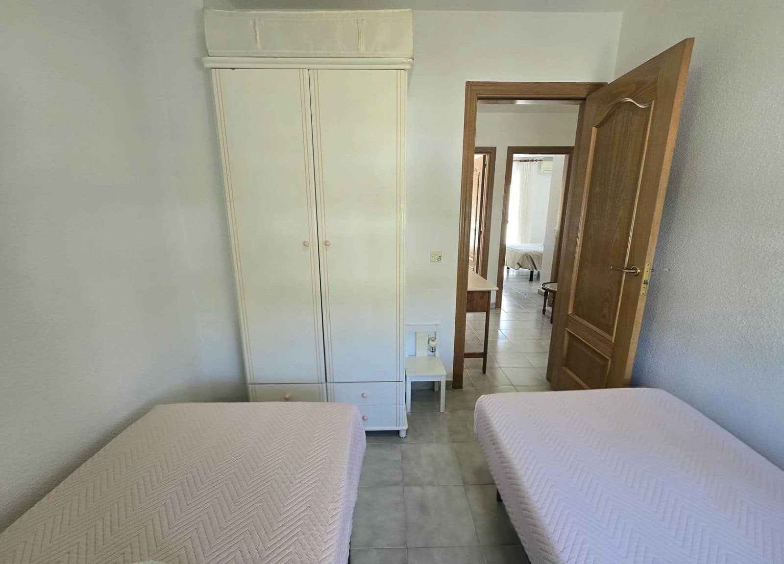 Pareado de 4 habitaciones en Torremolinos en venta - 550.000 € (Ref: 9822508)