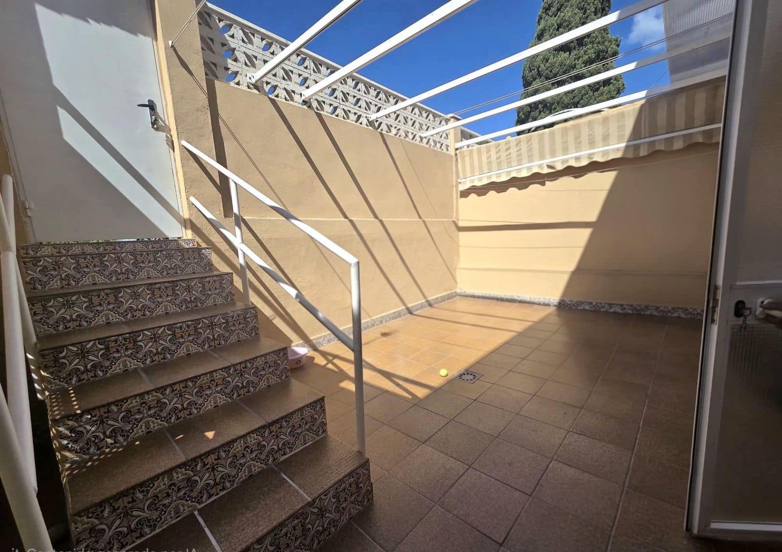 Pareado de 4 habitaciones en Torremolinos en venta - 550.000 € (Ref: 9822508)