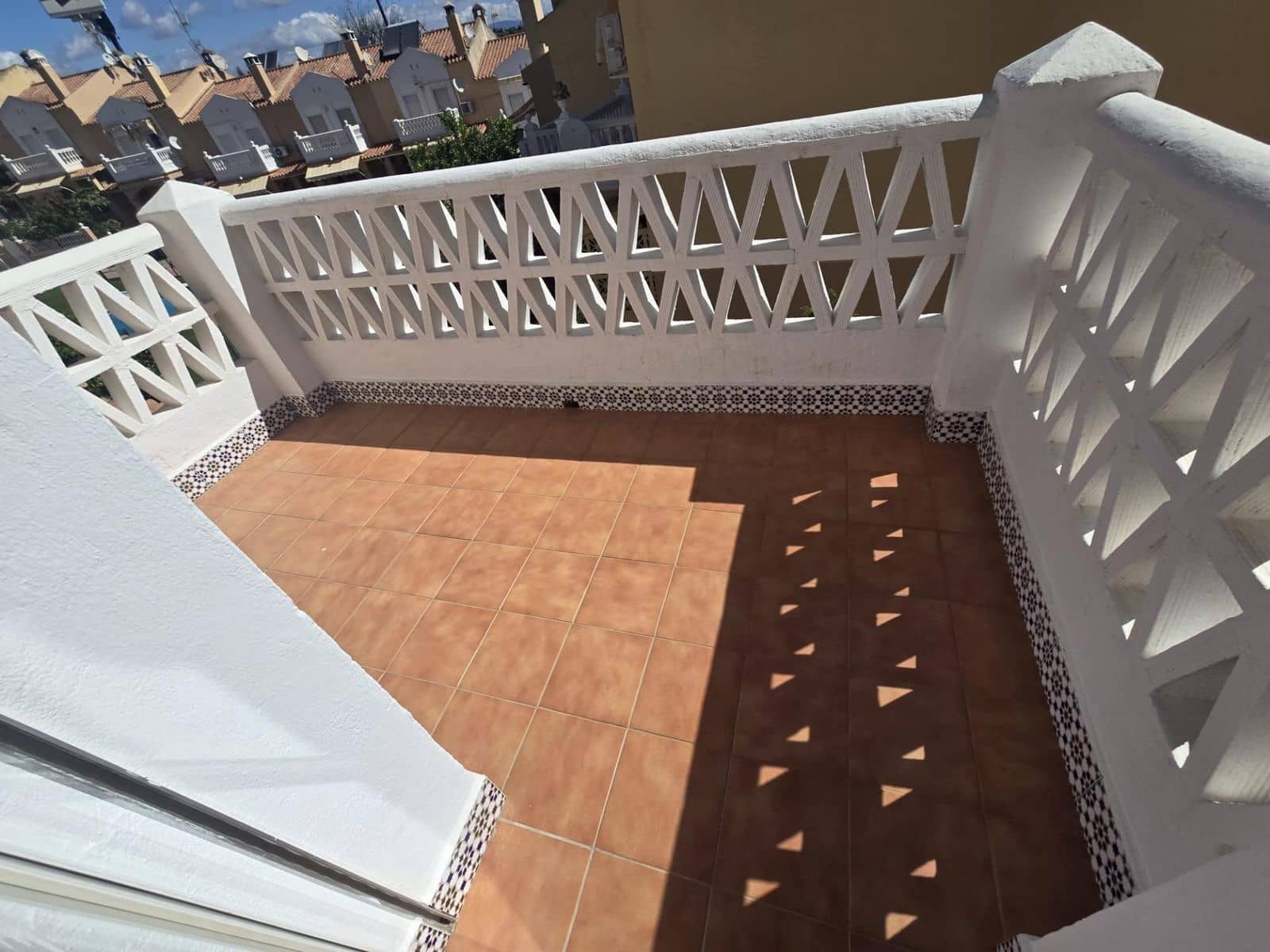 Pareado de 4 habitaciones en Torremolinos en venta - 550.000 € (Ref: 9822508)