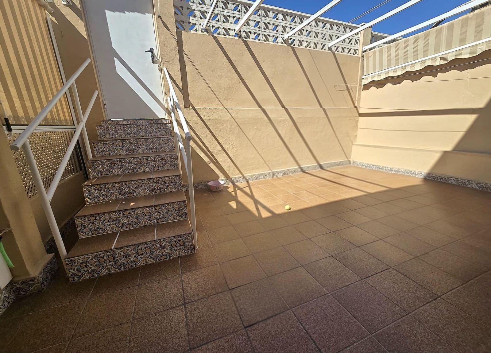 Pareado de 4 habitaciones en Torremolinos en venta - 550.000 € (Ref: 9822508)