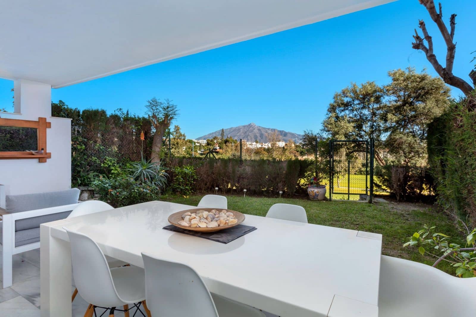 Apartamento de 2 habitaciones en San Pedro de Alcantara en venta - 550.000 € (Ref: 9822512)