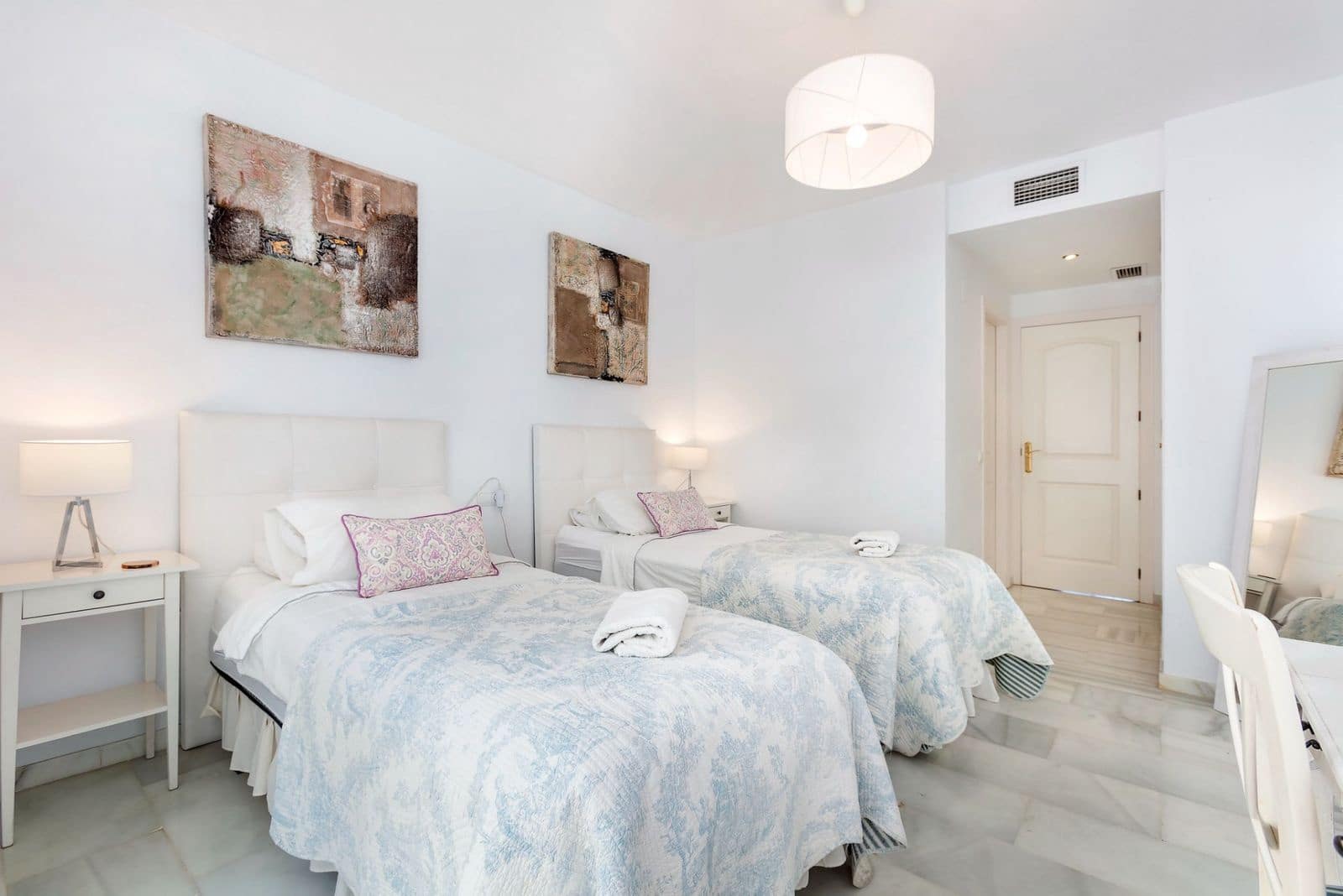 Apartamento de 2 habitaciones en San Pedro de Alcantara en venta - 550.000 € (Ref: 9822512)