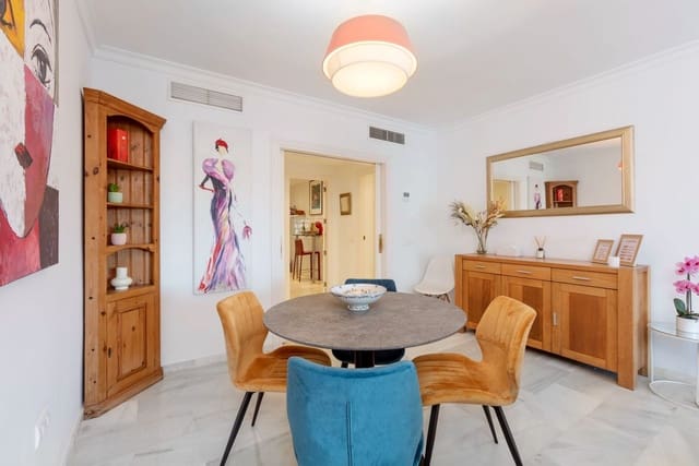 Apartamento de 2 habitaciones en San Pedro de Alcantara, Marbella en venta - 550.000 € (Ref: 9822512)