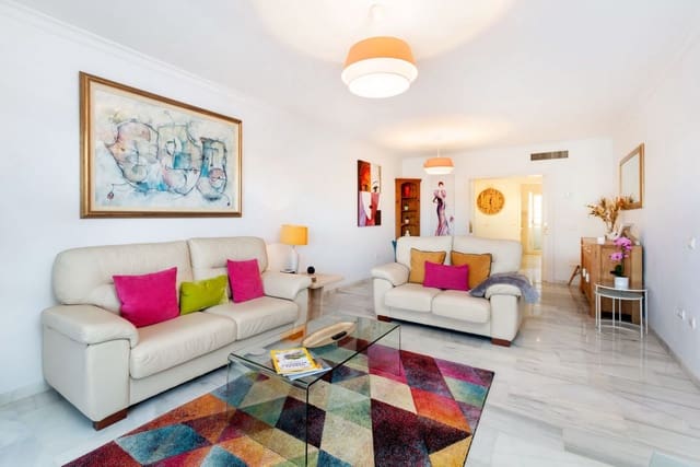 Apartamento de 2 habitaciones en San Pedro de Alcantara, Marbella en venta - 550.000 € (Ref: 9822512)