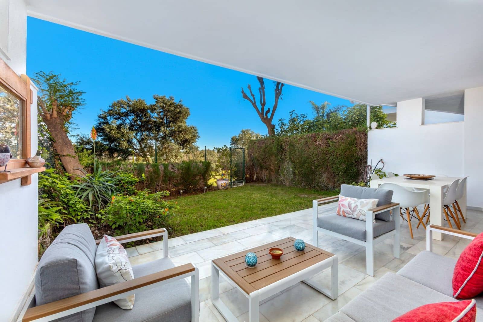 Apartamento de 2 habitaciones en San Pedro de Alcantara en venta - 550.000 € (Ref: 9822512)