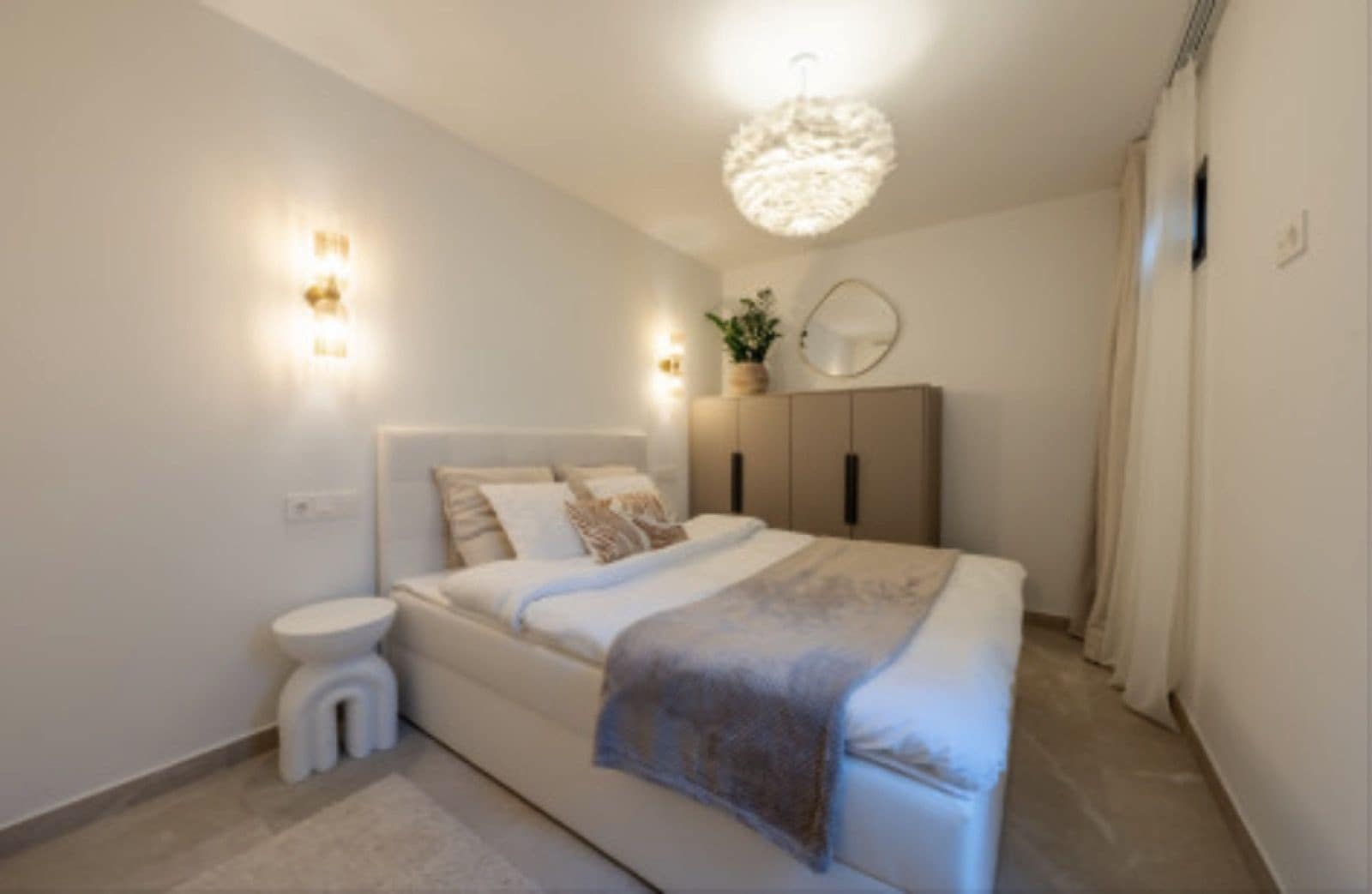 4 sypialnia Dom na sprzedaż w Nueva Andalucia - 1 590 000 € (Ref: 9822513)