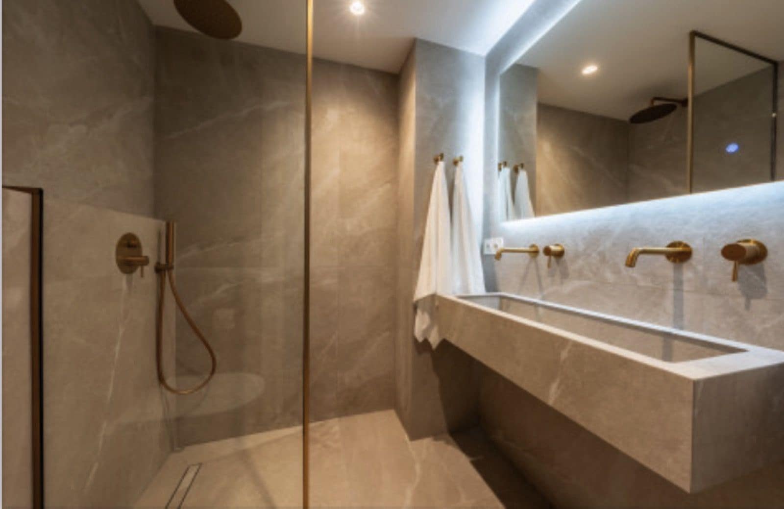 4 sypialnia Dom na sprzedaż w Nueva Andalucia - 1 590 000 € (Ref: 9822513)
