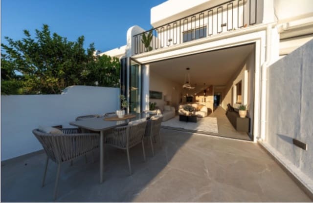 4 sypialnia Dom na sprzedaż w Nueva Andalucia, Marbella - 1 590 000 € (Ref: 9822513)