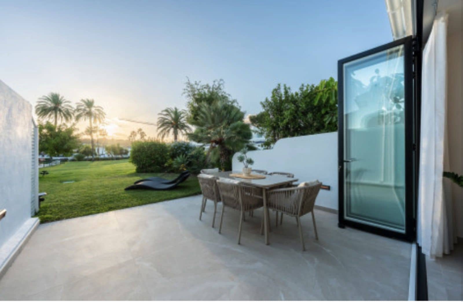 4 sypialnia Dom na sprzedaż w Nueva Andalucia - 1 590 000 € (Ref: 9822513)