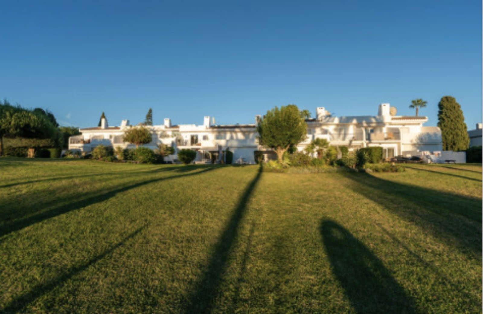 4 sypialnia Dom na sprzedaż w Nueva Andalucia - 1 590 000 € (Ref: 9822513)