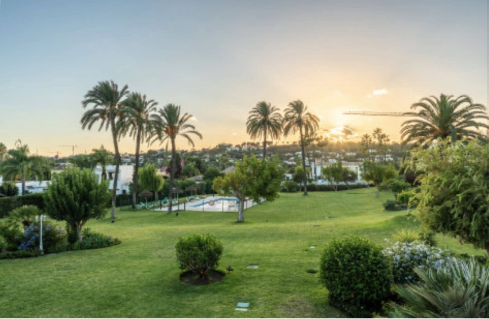 4 sypialnia Dom na sprzedaż w Nueva Andalucia - 1 590 000 € (Ref: 9822513)