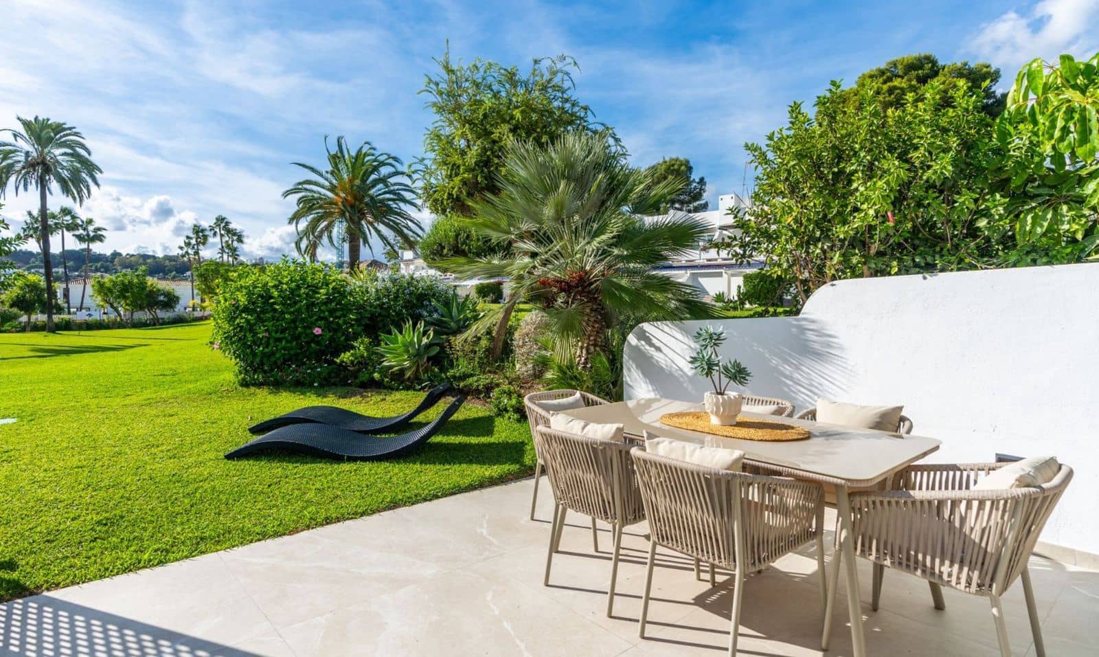 4 sypialnia Dom na sprzedaż w Nueva Andalucia - 1 590 000 € (Ref: 9822513)