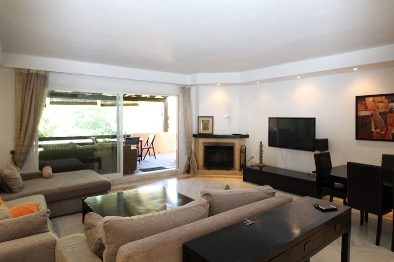 4 chambre Villa/Maison Semi-Mitoyenne à vendre à Golden Mile - 1 600 000 € (Ref: 9822524)