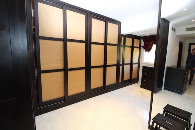 4 chambre Villa/Maison Semi-Mitoyenne à vendre à Golden Mile, Marbella - 1 600 000 € (Ref: 9822524)