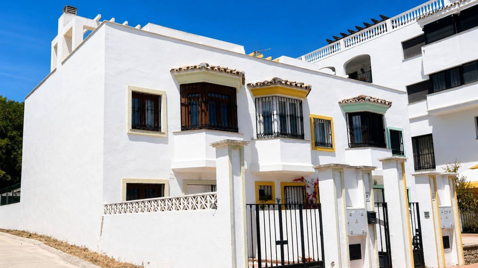 3 soverom Hus til salgs i La Duquesa / Puerto de la Duquesa - € 375 000 (Ref: 9822525)