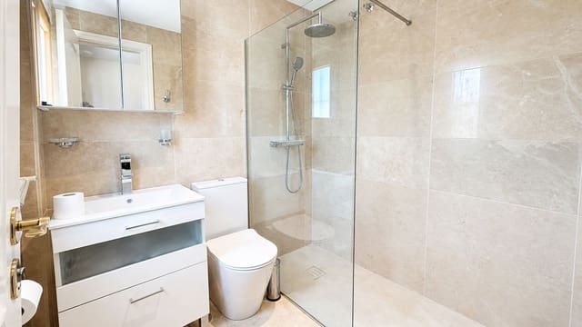 3 soverom Hus til salgs i La Duquesa / Puerto de la Duquesa, Manilva - € 375 000 (Ref: 9822525)