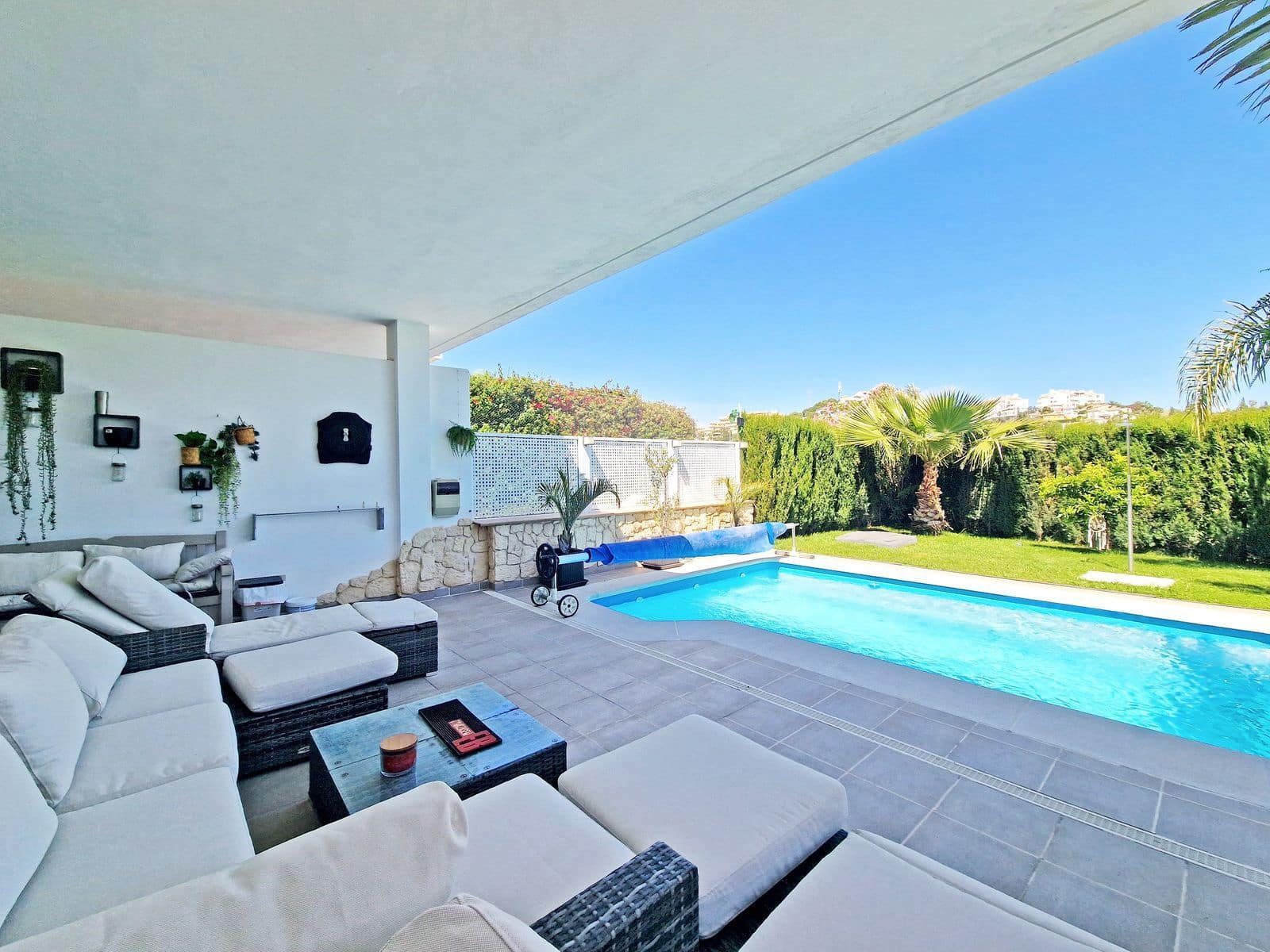 3 soveværelse Semi-Rækkehus til salg i Riviera del Sol - € 1.050.000 (Ref: 9822526)