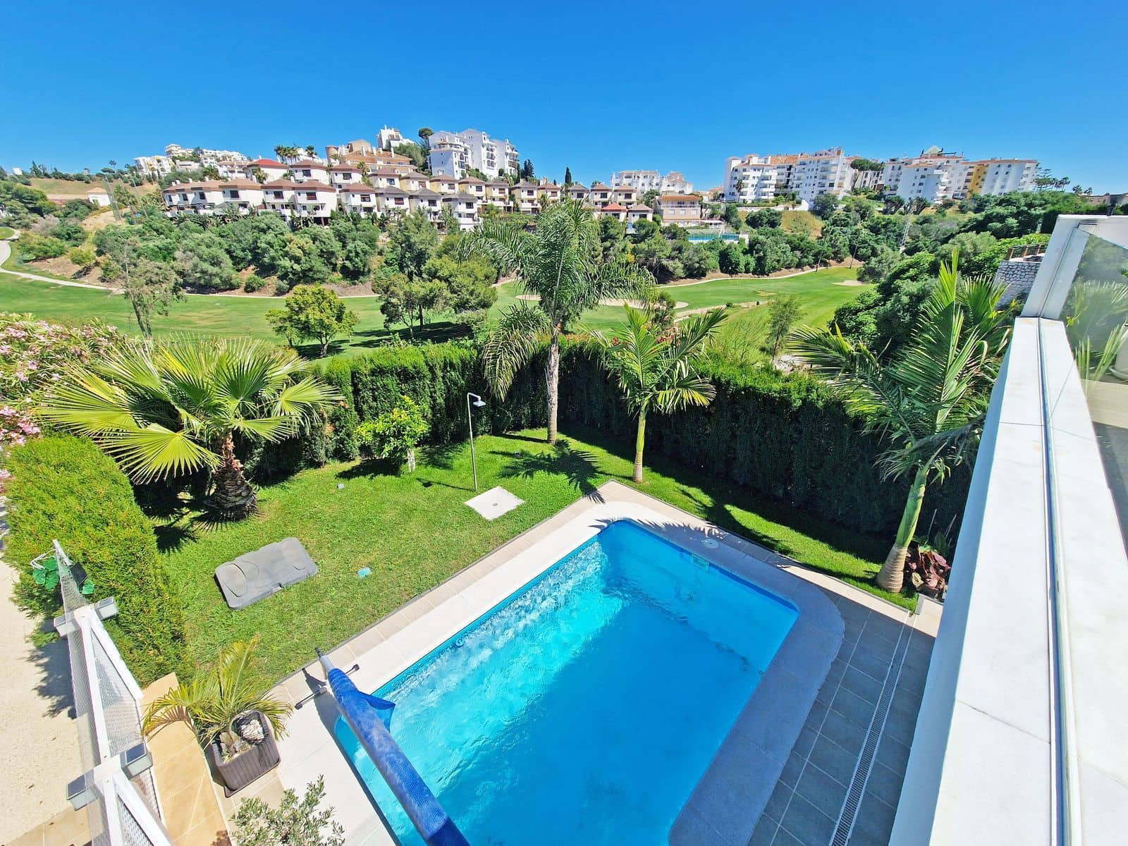 3 soveværelse Semi-Rækkehus til salg i Riviera del Sol - € 1.050.000 (Ref: 9822526)