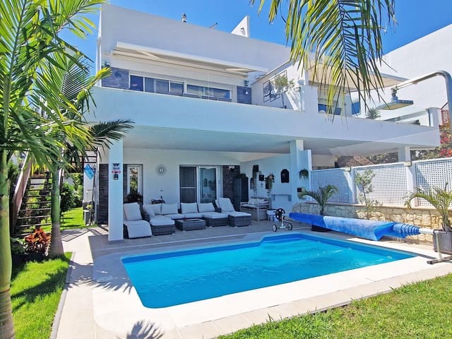 3 soveværelse Semi-Rækkehus til salg i Riviera del Sol, Mijas - € 1.050.000 (Ref: 9822526)