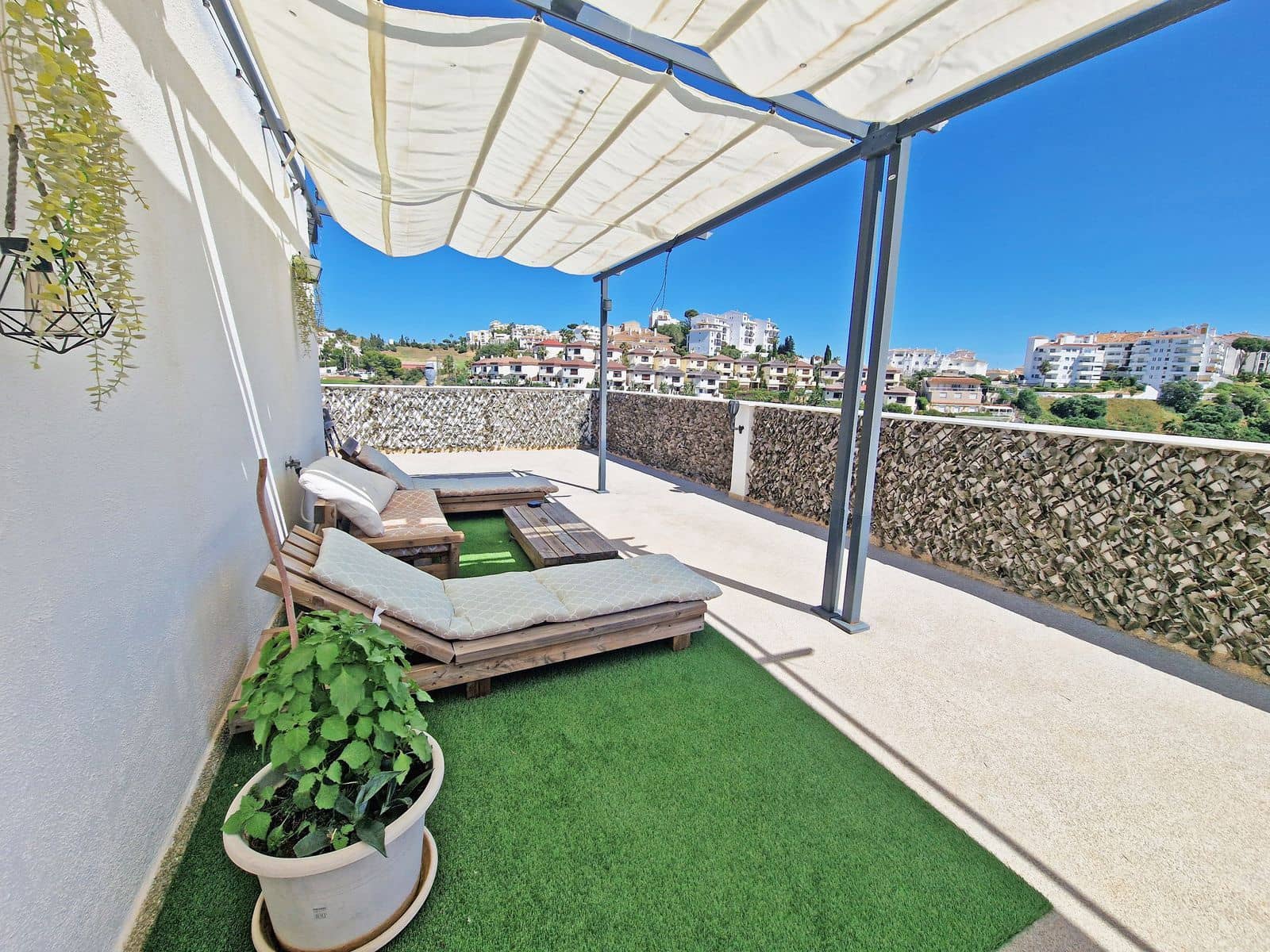 3 soveværelse Semi-Rækkehus til salg i Riviera del Sol - € 1.050.000 (Ref: 9822526)