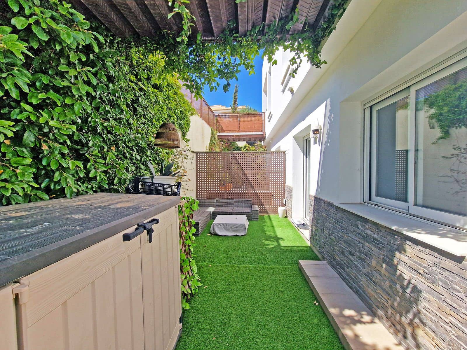 3 soveværelse Semi-Rækkehus til salg i Riviera del Sol - € 1.050.000 (Ref: 9822526)