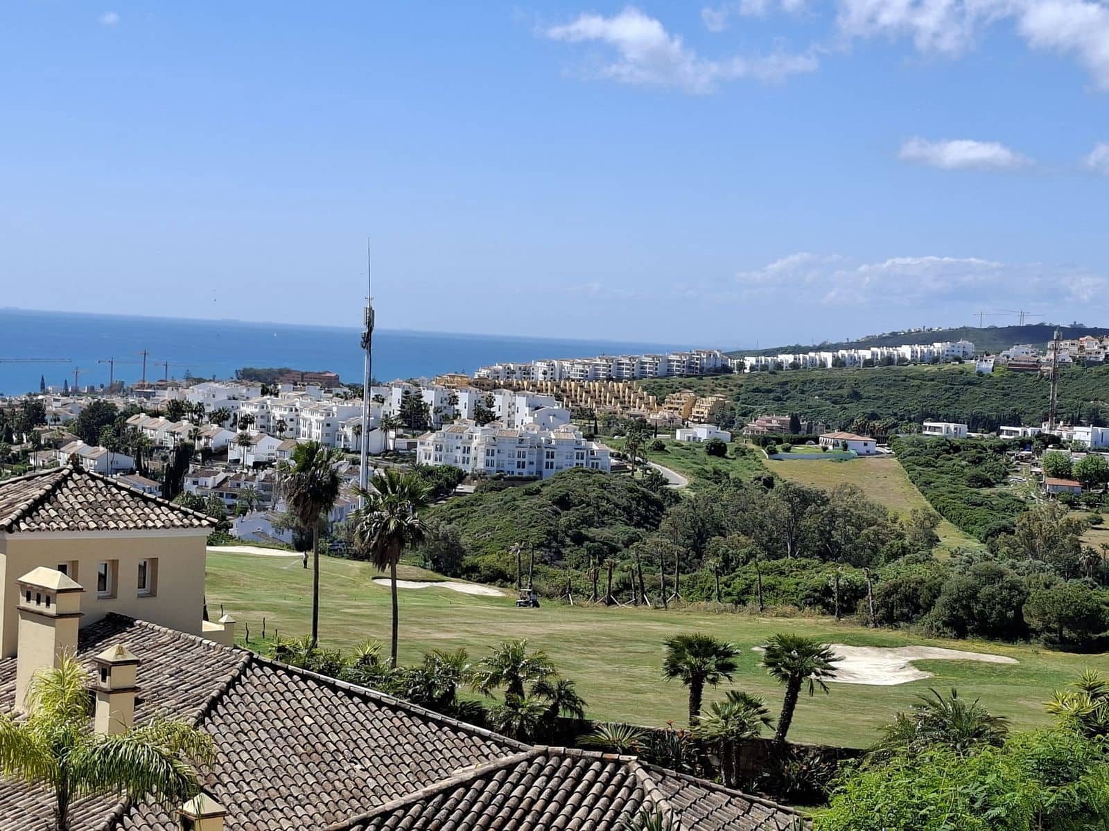 Casa de 3 habitaciones en La Duquesa / Puerto de la Duquesa en venta - 440.000 € (Ref: 9822527)