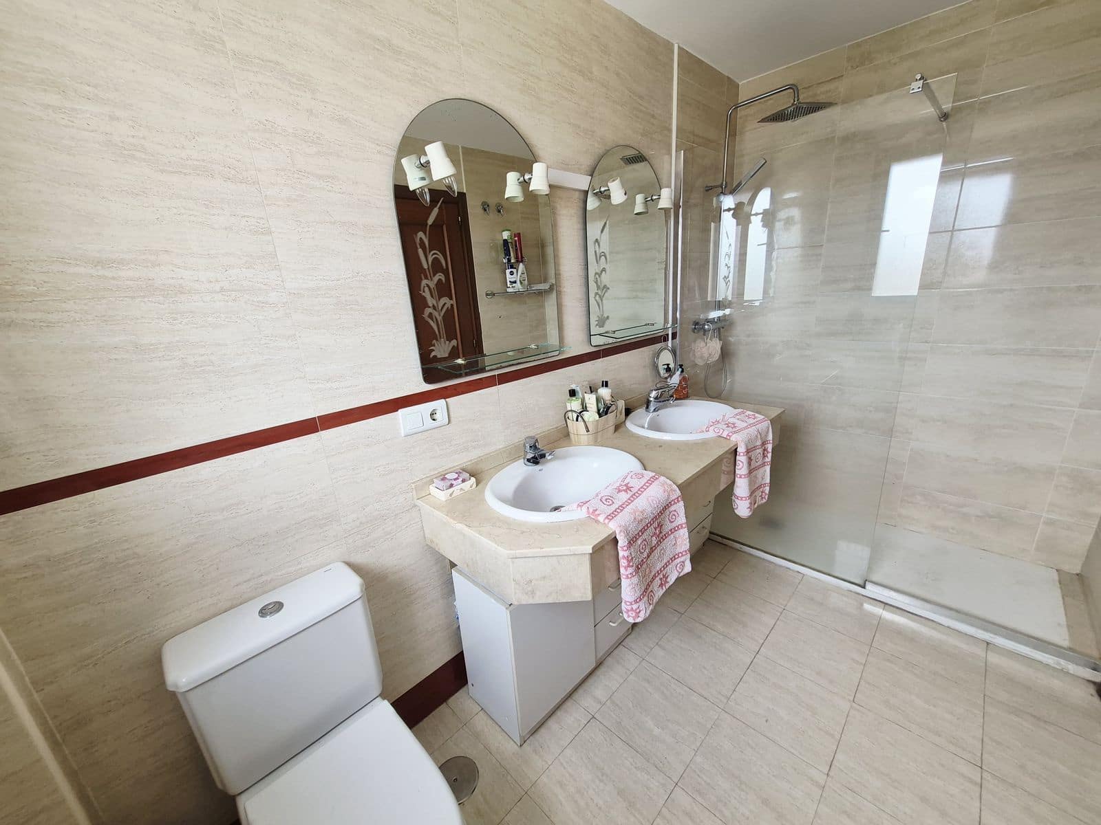 5 makuuhuone Paritalo myytävänä paikassa La Cala de Mijas - 600 000 € (Ref: 9822530)