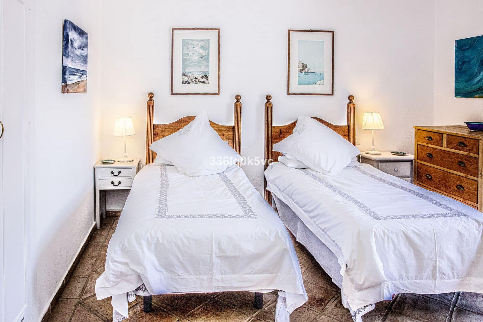 3 bedroom Apartment for sale in Benahavis - € 360,000 (Ref: 9830892)