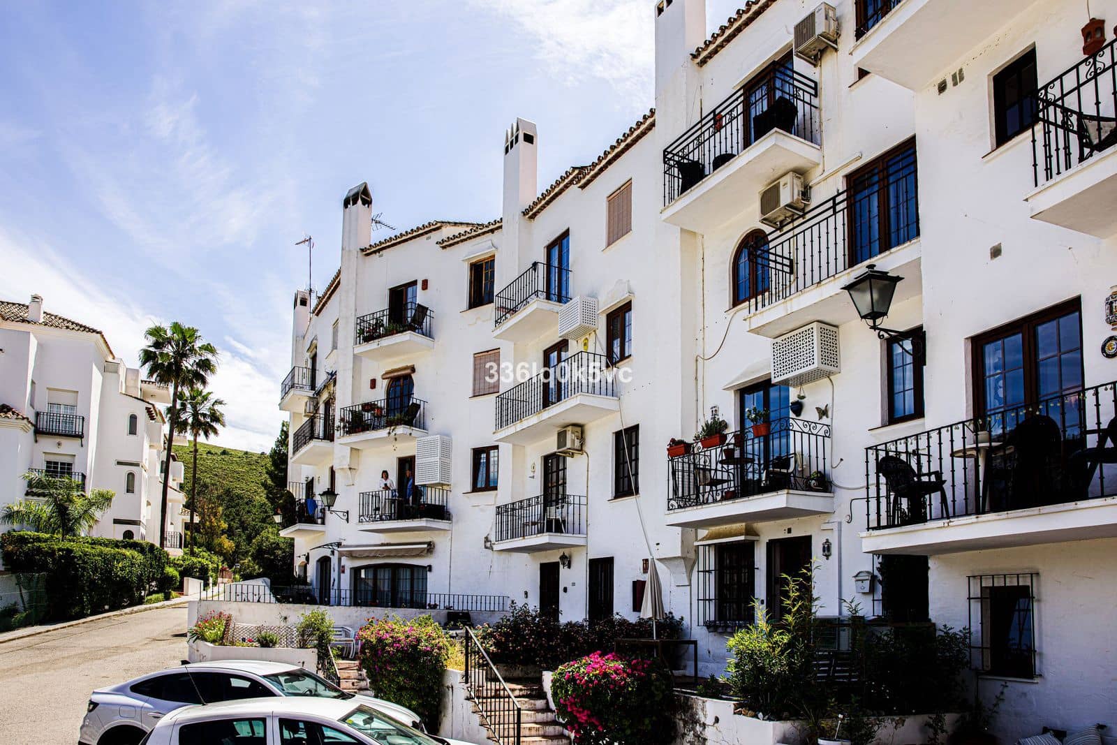 3 bedroom Apartment for sale in Benahavis - € 360,000 (Ref: 9830892)