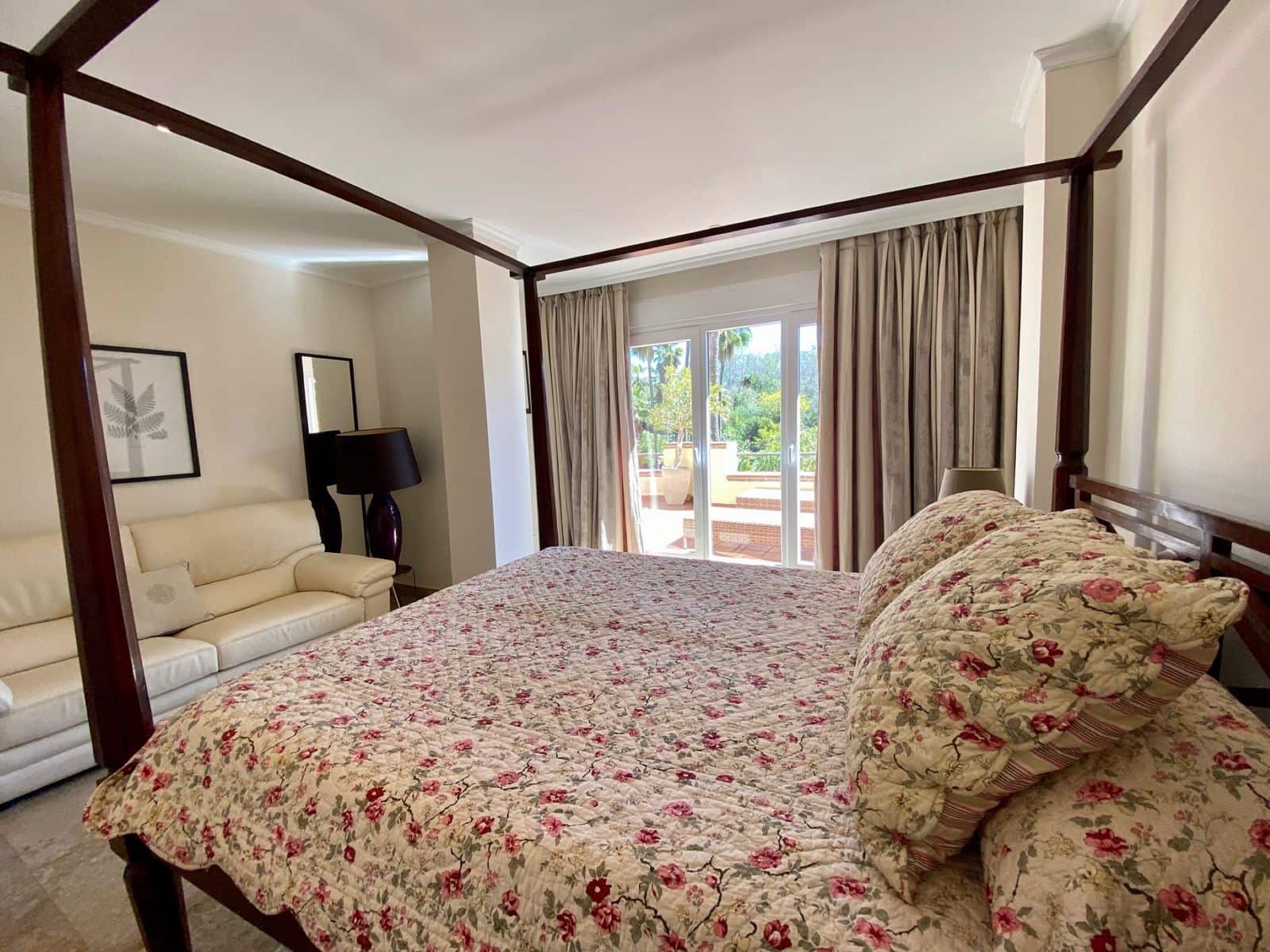3 bedroom Apartment for sale in Golden Mile - € 925,000 (Ref: 9830894)
