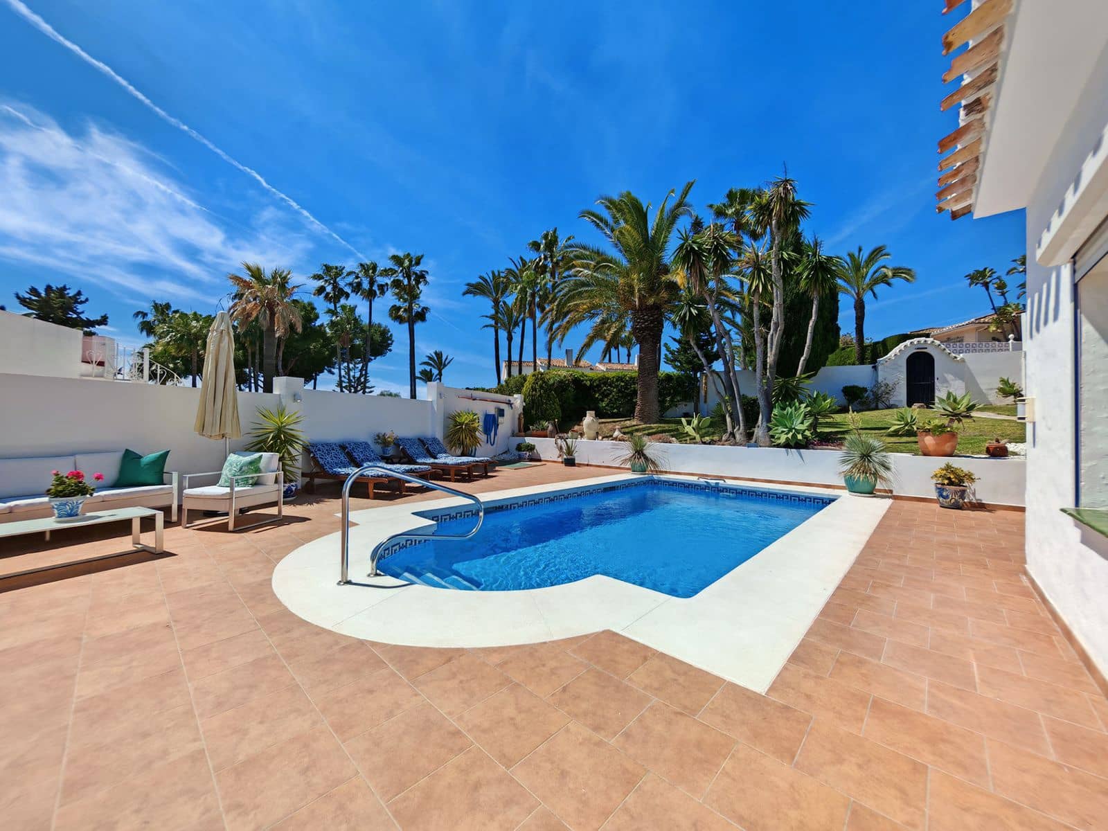 Chalet de 3 habitaciones en Calahonda en venta - 1.155.000 € (Ref: 9830904)