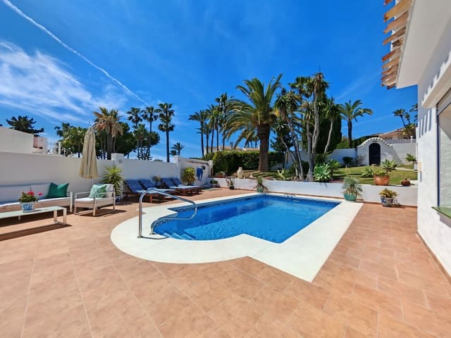 Chalet de 3 habitaciones en Calahonda, Mijas en venta - 1.155.000 € (Ref: 9830904)