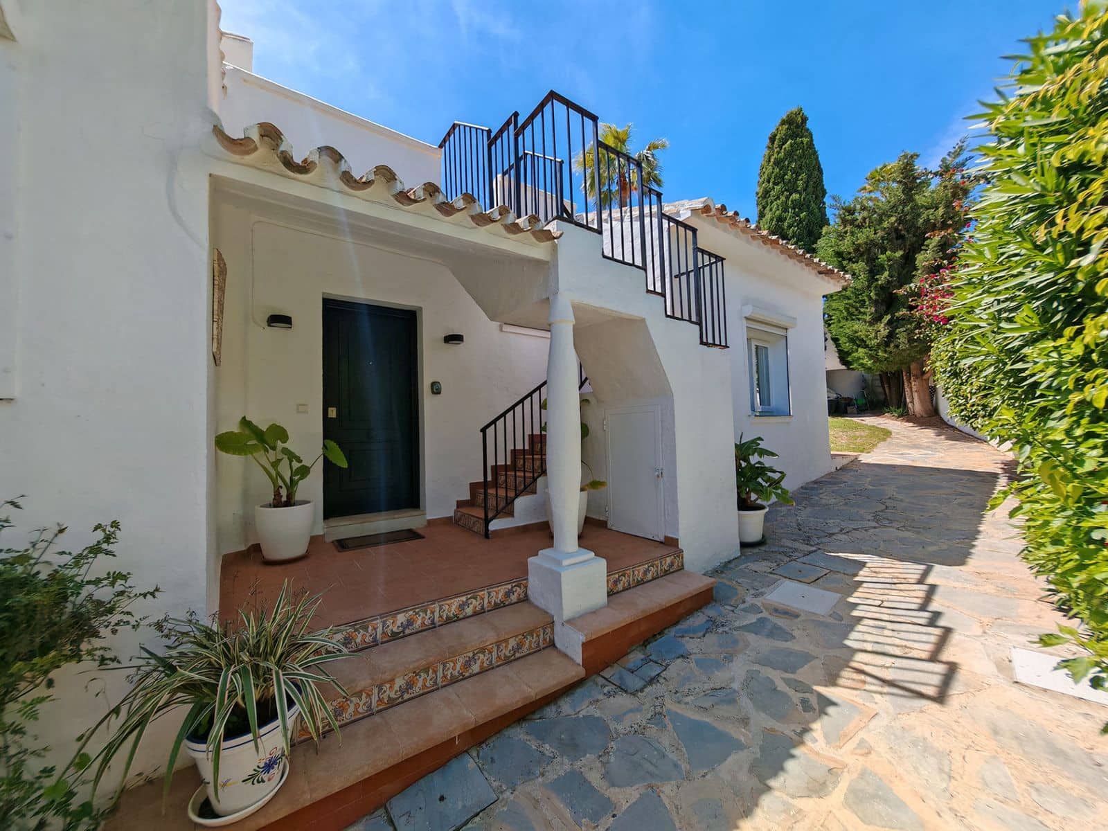 Chalet de 3 habitaciones en Calahonda en venta - 1.155.000 € (Ref: 9830904)
