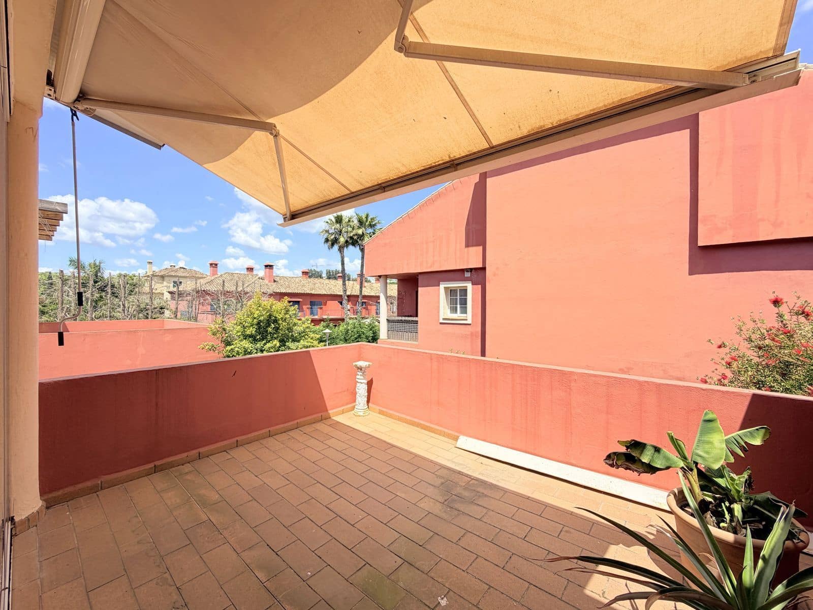 Casa de 4 habitaciones en Sotogrande en venta - 690.000 € (Ref: 9830905)