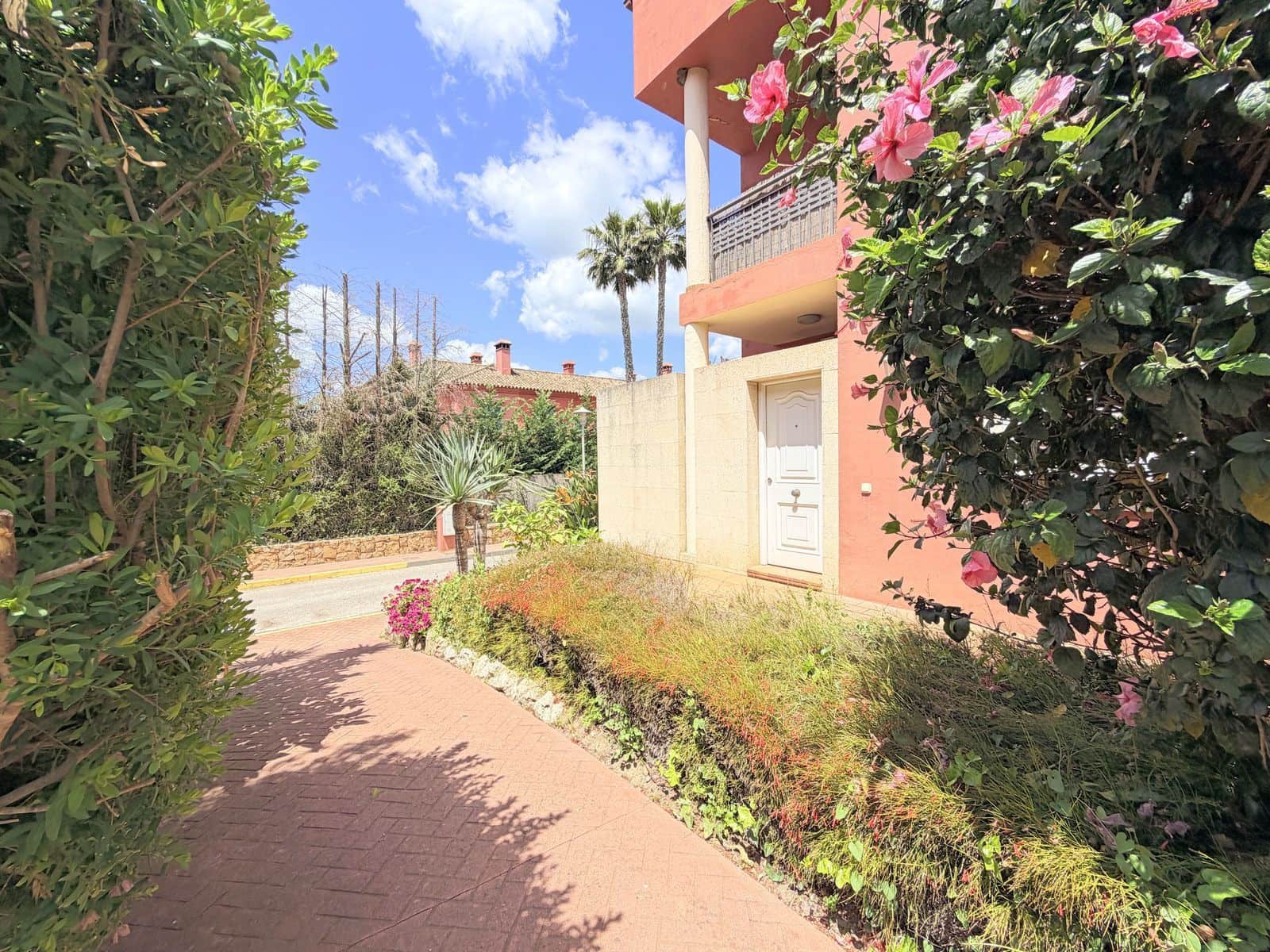 Casa de 4 habitaciones en Sotogrande en venta - 690.000 € (Ref: 9830905)