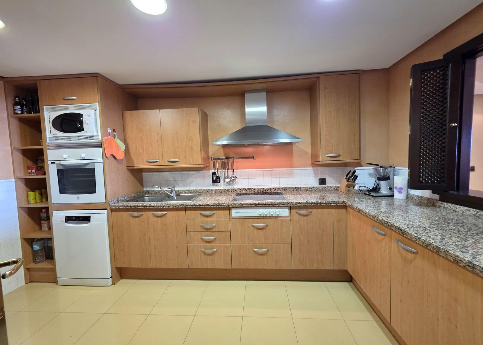 3 bedroom Apartment for sale in La Mairena - € 595,000 (Ref: 9830929)