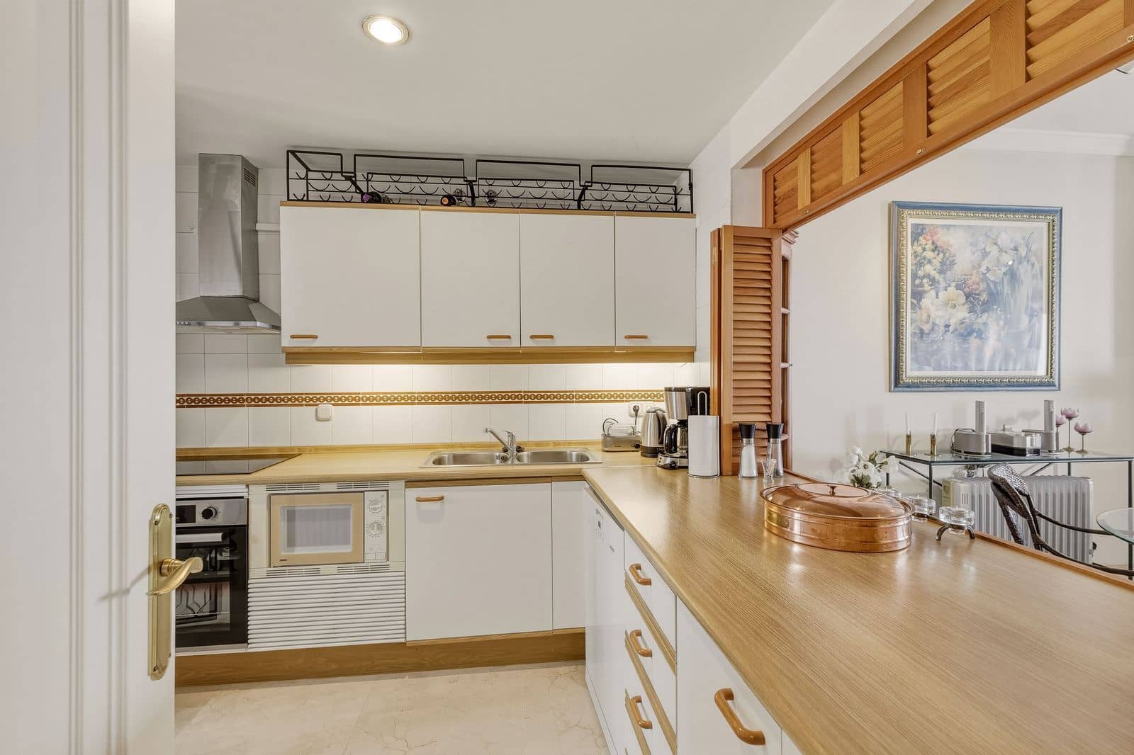 2 slaapkamer Appartement te koop in Benahavis - € 385.000 (Ref: 9830933)