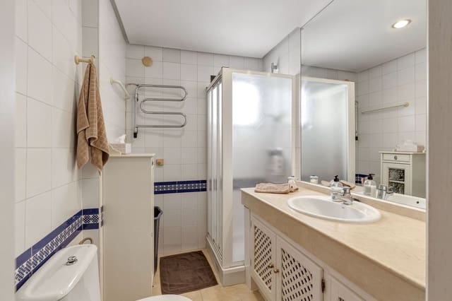 2 slaapkamer Appartement te koop in Benahavís - € 385.000 (Ref: 9830933)