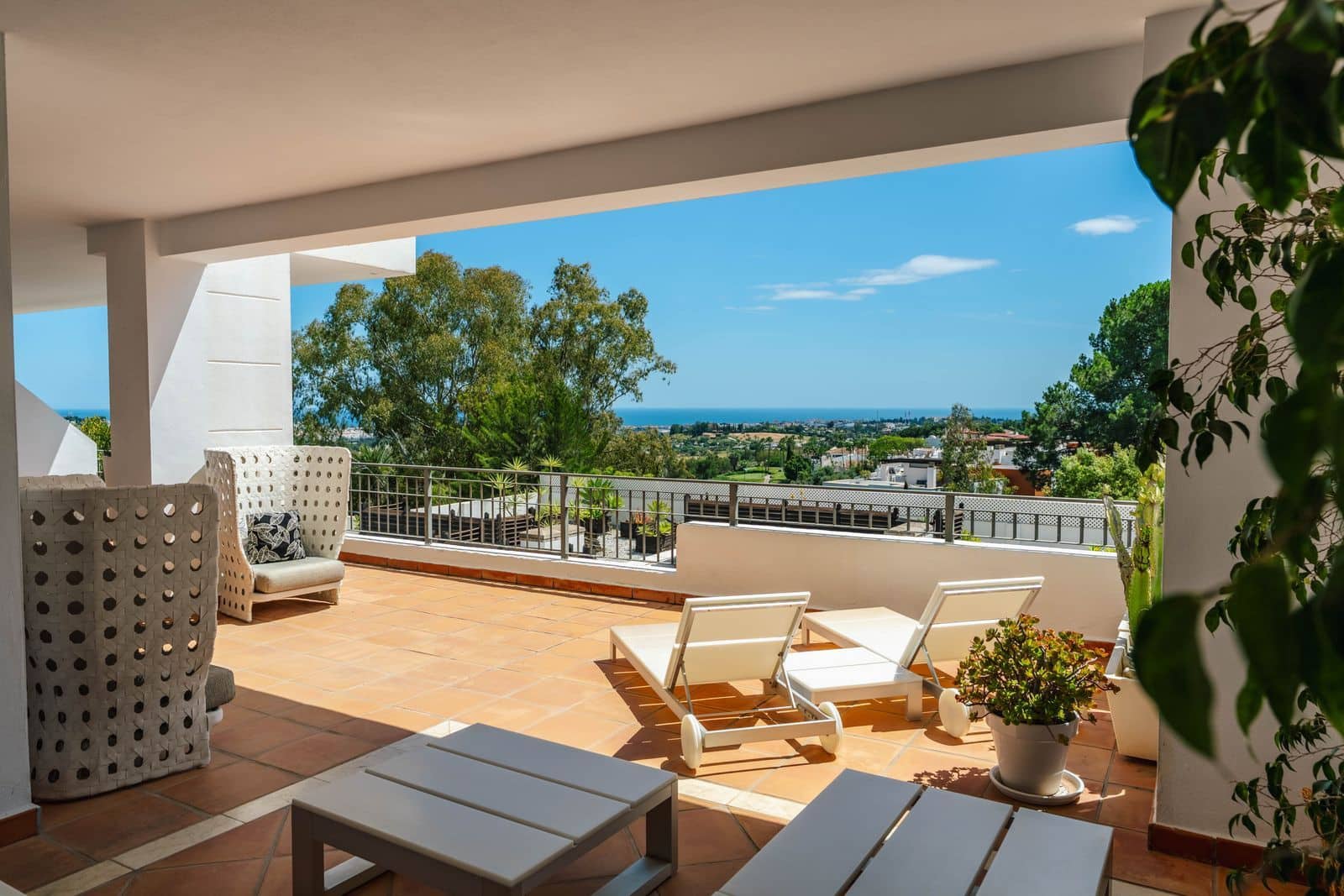 2 bedroom Apartment for sale in La Quinta - € 875,000 (Ref: 9830956)