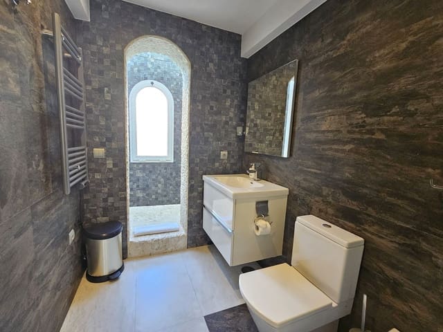 5 slaapkamer Huis te koop in Nueva Andalucia, Marbella - € 640.000 (Ref: 9830957)