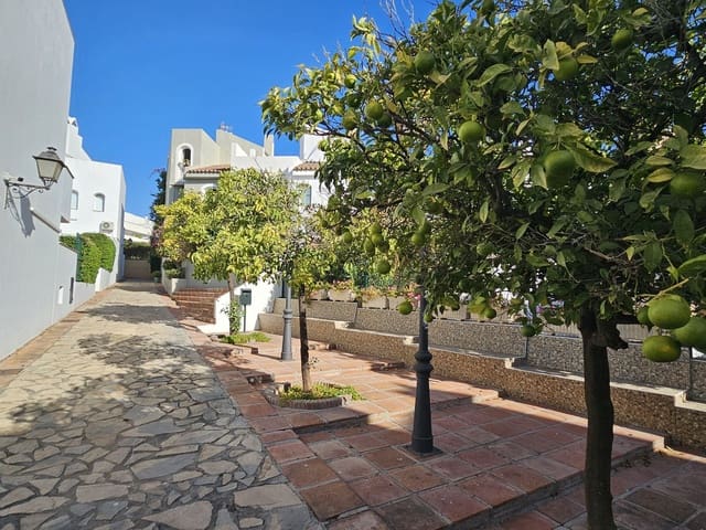 5 slaapkamer Huis te koop in Nueva Andalucia, Marbella - € 640.000 (Ref: 9830957)