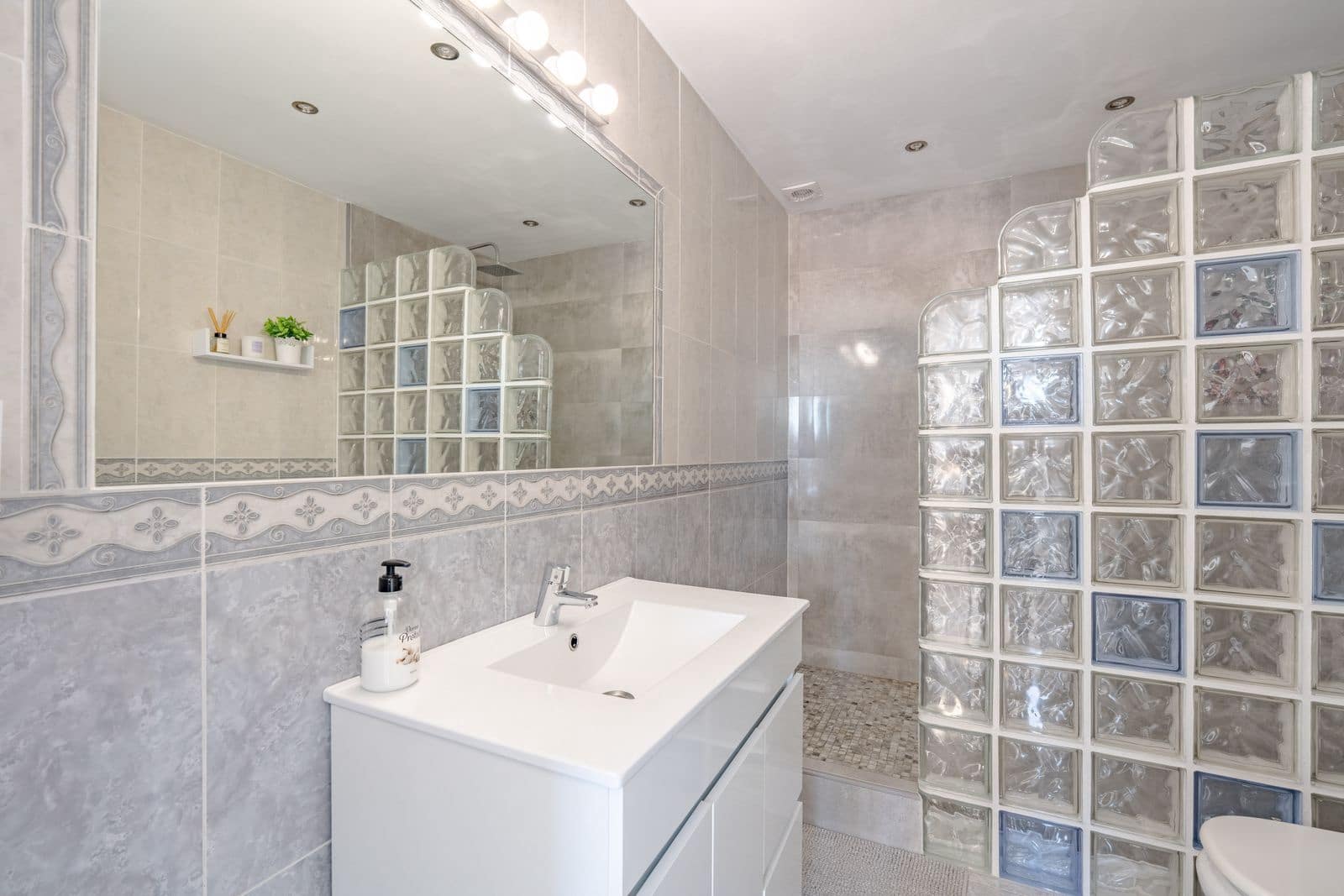 Pareado de 3 habitaciones en Riviera del Sol en venta - 530.000 € (Ref: 9830965)
