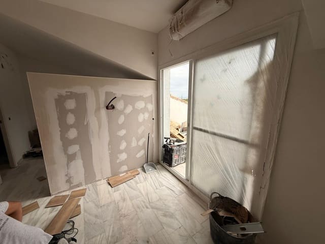 Ático de 1 habitación en Golden Mile, Marbella en venta - 350.000 € (Ref: 9830977)