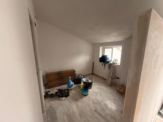 Ático de 1 habitación en Golden Mile, Marbella en venta - 350.000 € (Ref: 9830977)