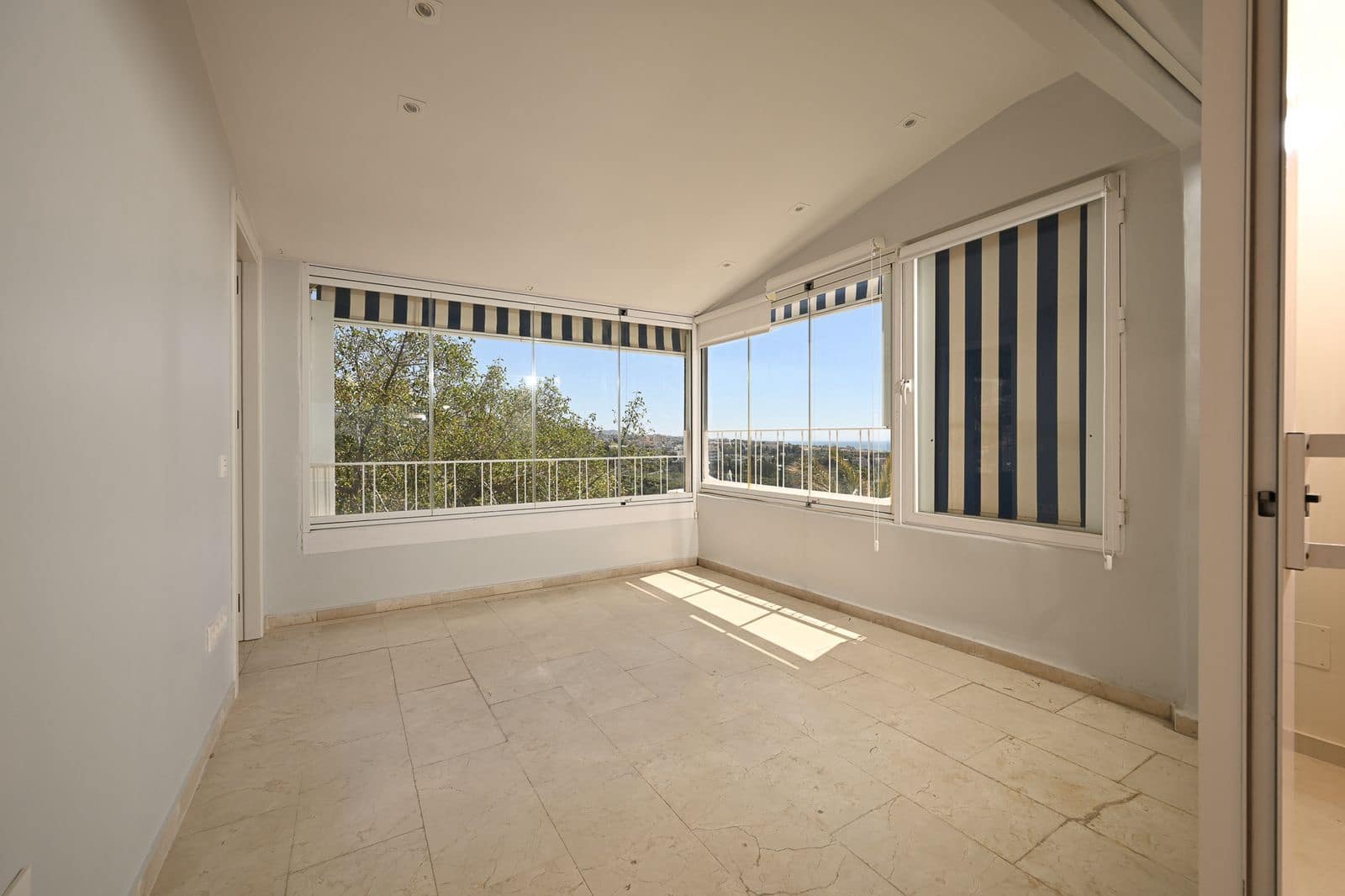 3 camera da letto Appartamento in vendita in Rio Real - 1.080.000 € (Rif: 9830982)