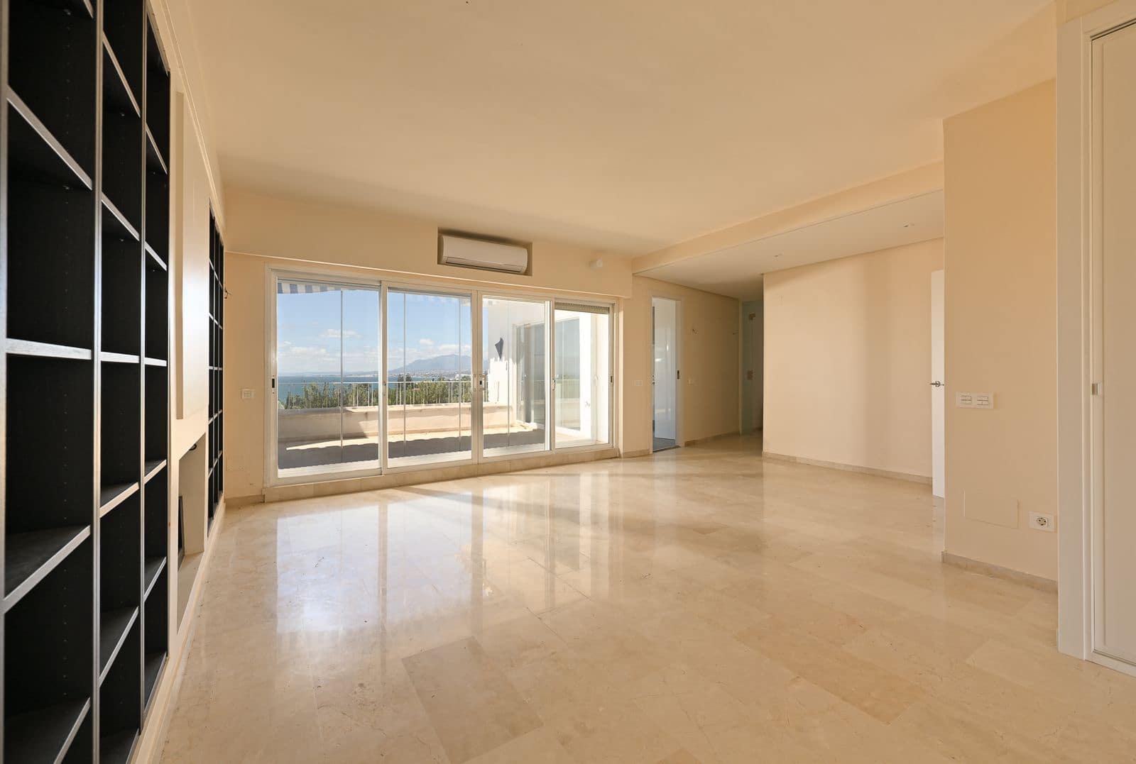 3 camera da letto Appartamento in vendita in Rio Real - 1.080.000 € (Rif: 9830982)