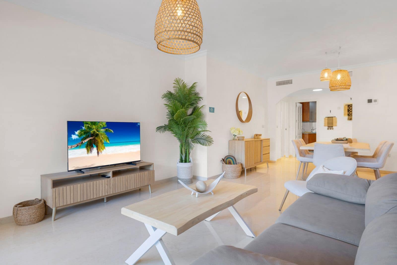 Apartamento de 2 habitaciones en Elviria en venta - 365.000 € (Ref: 9830985)