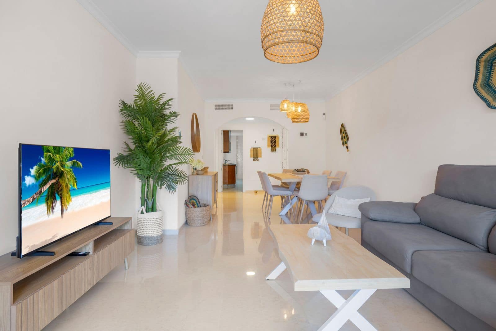 Apartamento de 2 habitaciones en Elviria en venta - 365.000 € (Ref: 9830985)